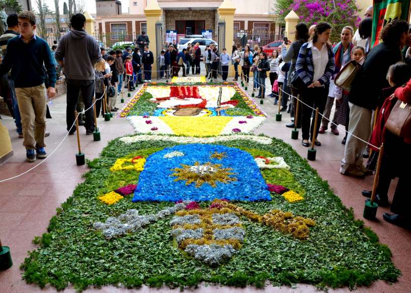 Corpus-Christi-Infiorata-Villa-Elisa-15